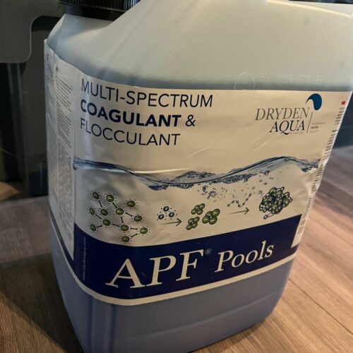 Featured image for “APF POOL 20 – 20 kg can Coagulatie- en vlokmiddel”